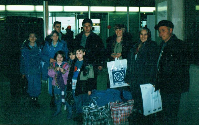 Image of Angela's family at the Spokane Airport after arriving from Ukraine.